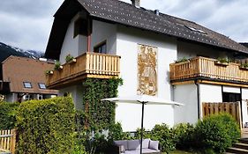 Haus Katris
